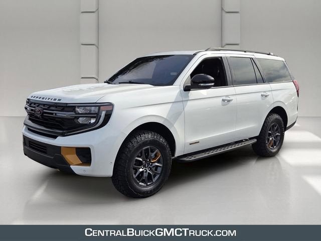 2025 Ford Expedition Tremor in Star White Metallic Tri- — front three-quarter view