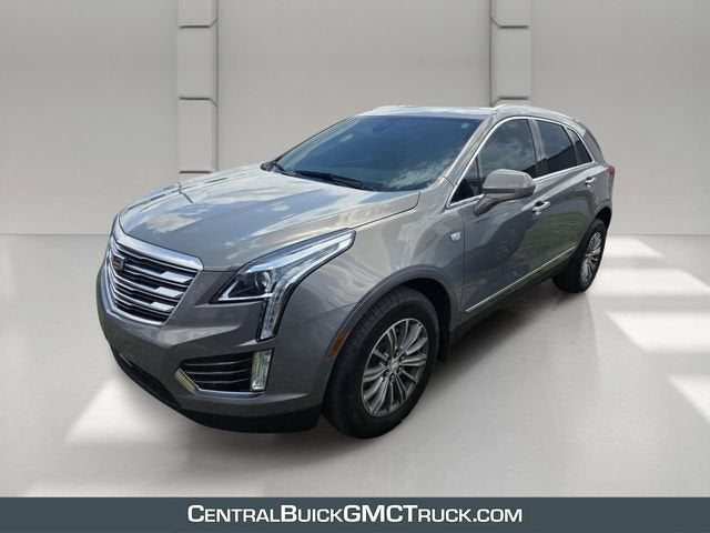 2017 Cadillac XT5 Luxury FWD in Bronze Dune Metallic — front three-quarter view