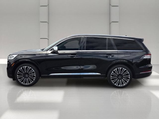 2020 Lincoln Aviator — side profile view