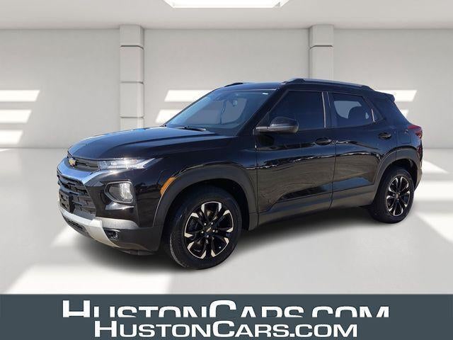 2022 Chevrolet Trailblazer FWD 4dr LT in Mosaic Black Metallic — front three-quarter view